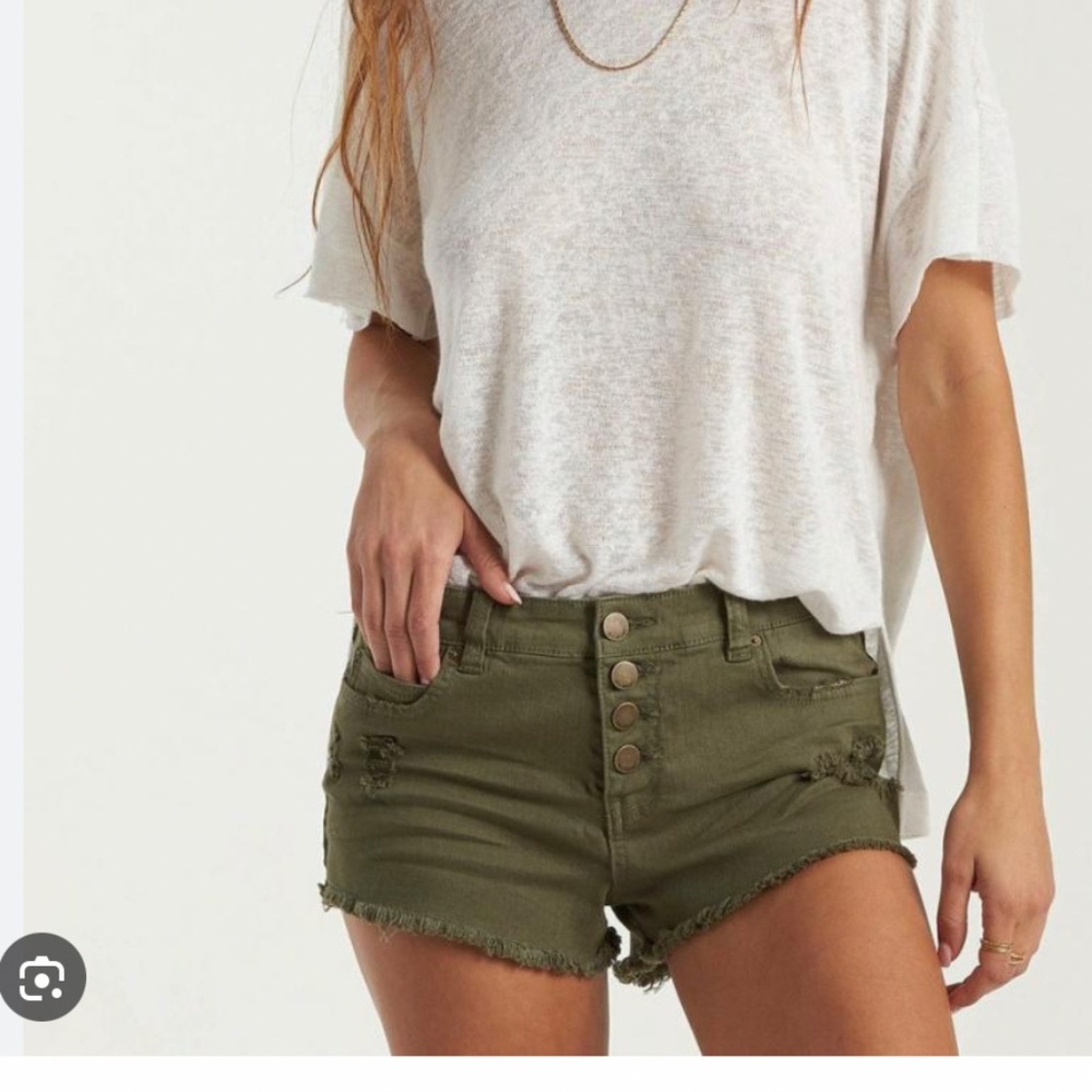 Billabong buttoned up denim shorts, Canteen, Size 26